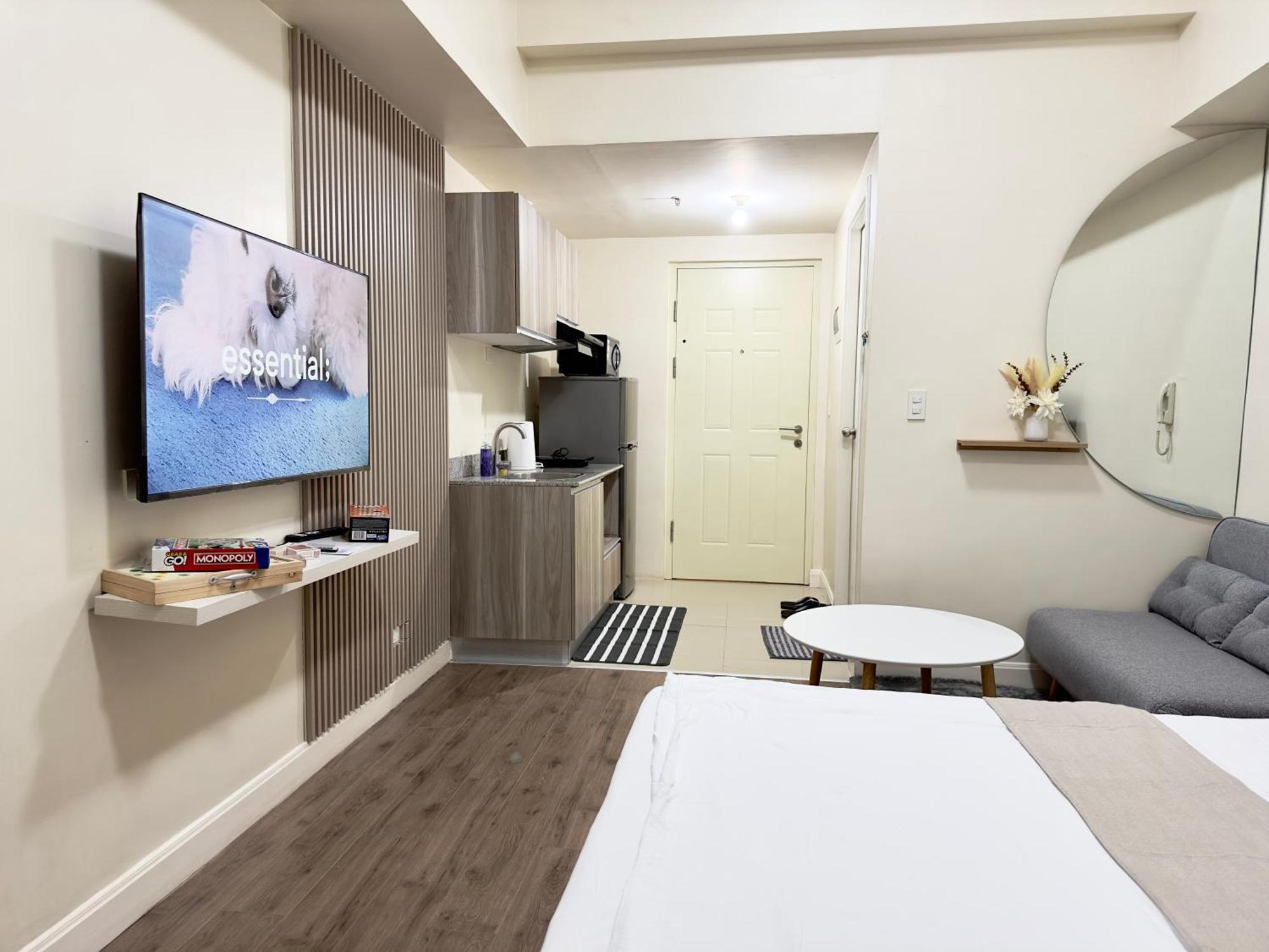 Near It Park Cebu! Minimalist And Spacious With 300 Mbps Wifi, Gym & Pool *